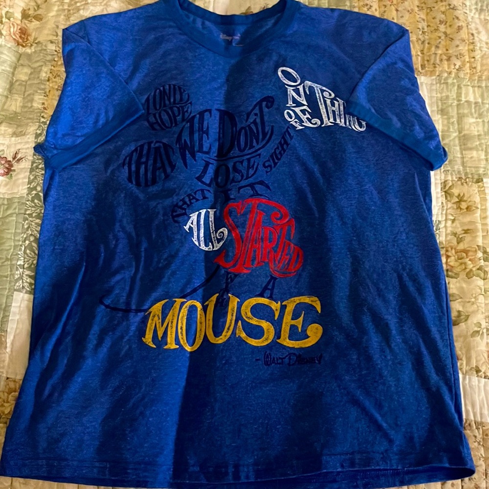 Mens Mickey Mouse disney tee size large